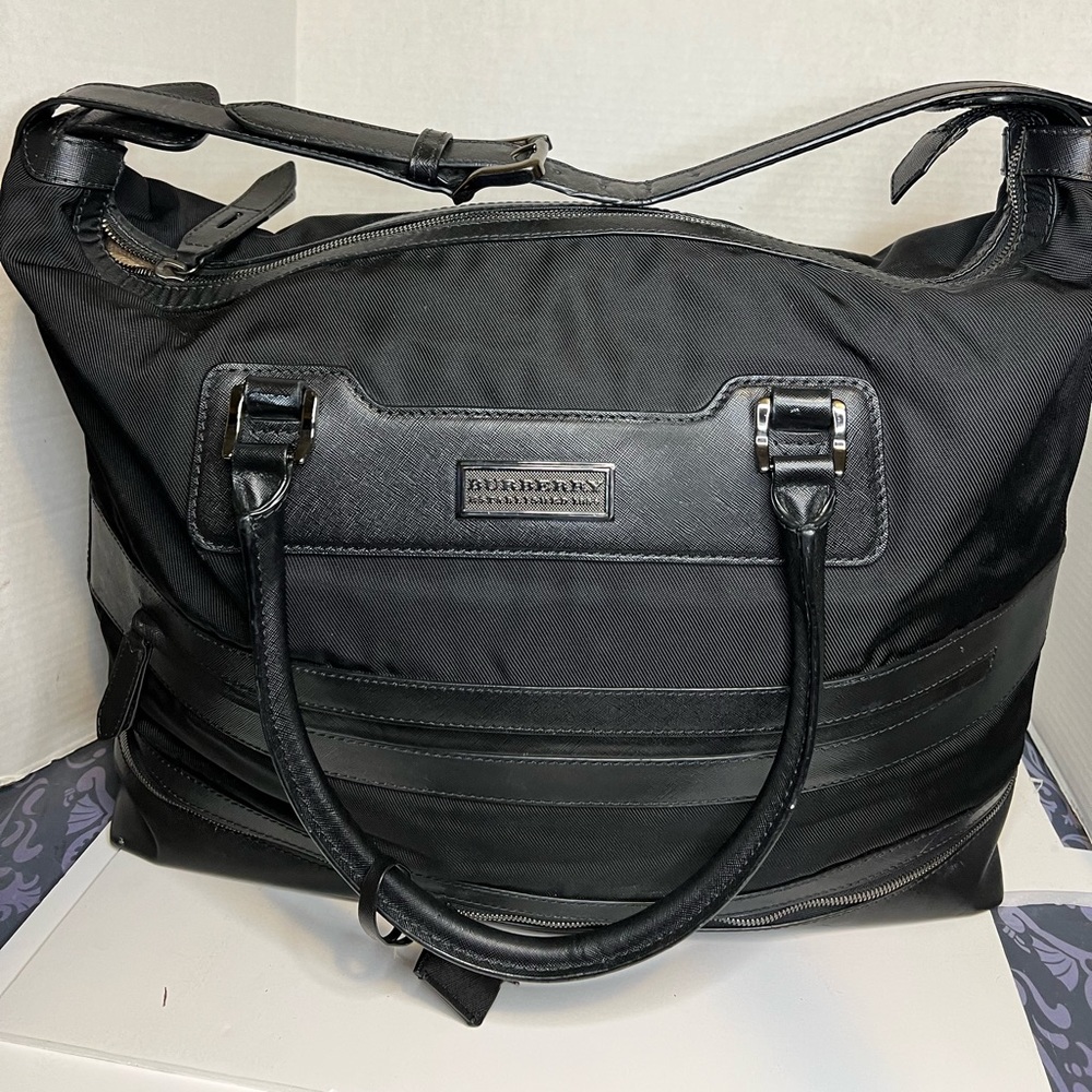 Burberry Carry Luggage tote